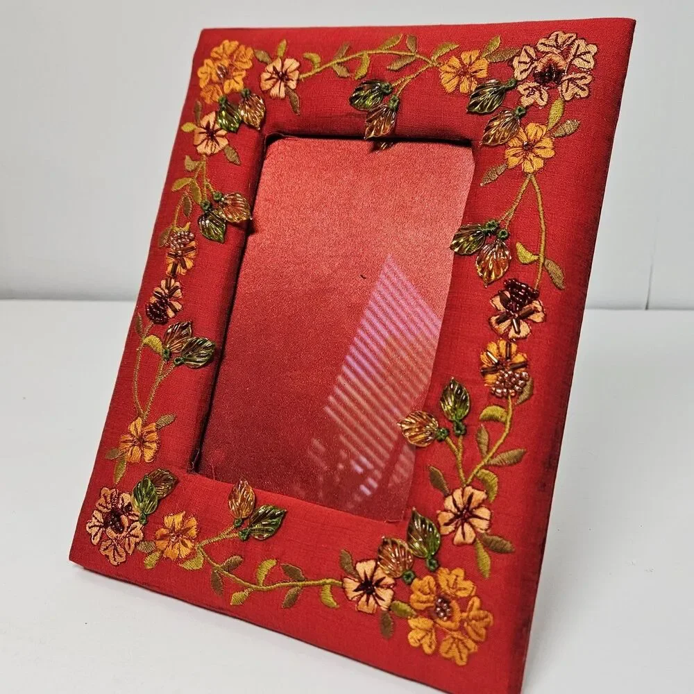Vtg Photo Frame Gift Red Satin Fabric Embroidered beads Floral Beading 4 x 6 pic